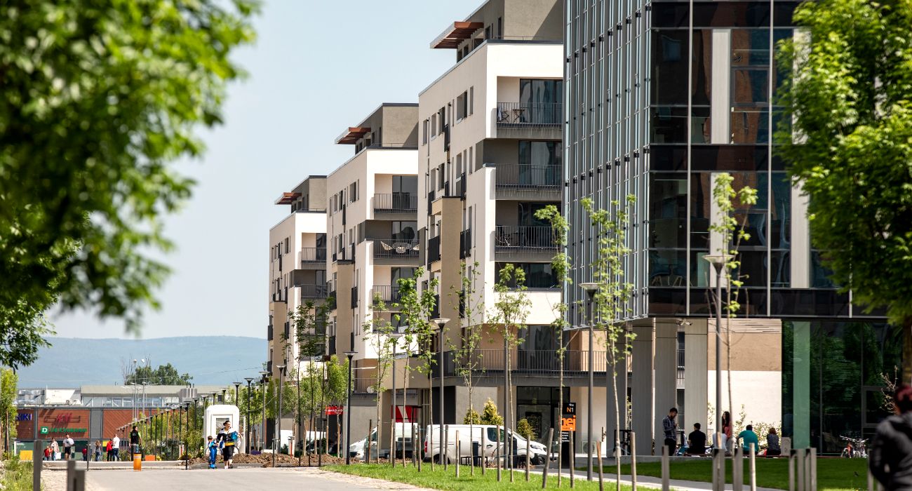 Randament sau siguranță? În 2026, investițiile imobiliare bune le oferă pe ambele