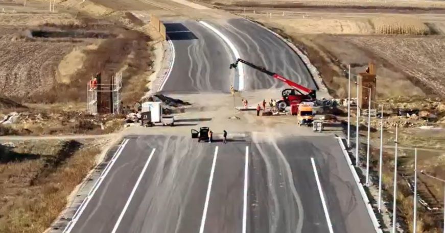 Proiectul Autostrăzii A7 Bacău - Pașcani avansează: primele 49 km ar putea fi deschiși circulației în 2023