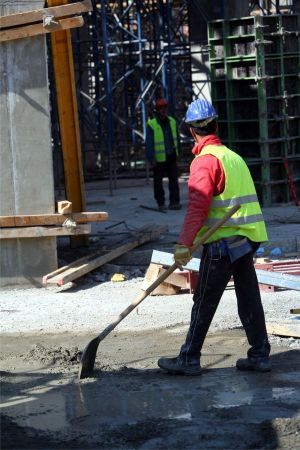 Sectorul constructiilor a incetinit in octombrie, cu o crestere de 24,4%