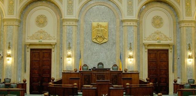 Senatul a adoptat tacit: Arhitectii, membri ai OAR, pot fi parlamentari