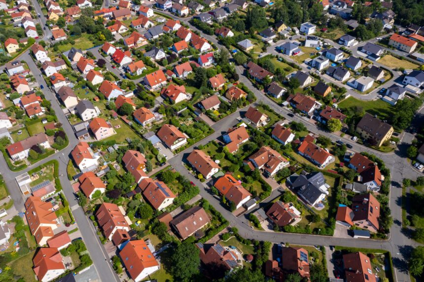 Savills: Europa deține un sfert din valoarea imobiliară globală, dar doar 10% din populația lumii