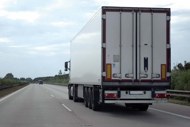 Nou prag de exceptie de 50 de tone pentru produsele CBAM
