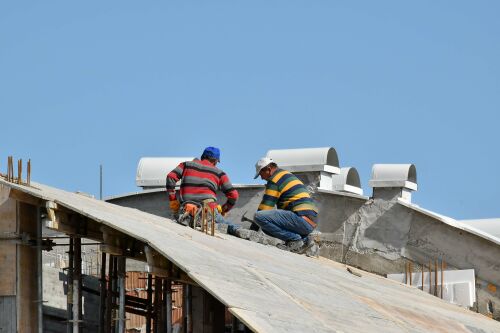 In constructii scaderea locurilor de munca vacante a fost mai accentuata decat la nivel national