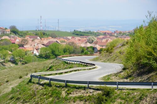 27 de ofertanti pentru reabilitarea drumului DJ 106E