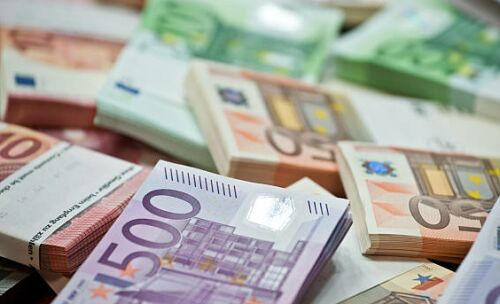 Numerar de peste 1,7 mld euro au tranzitat Romania, mai ales dinspre Ucraina spre Austria si Turcia