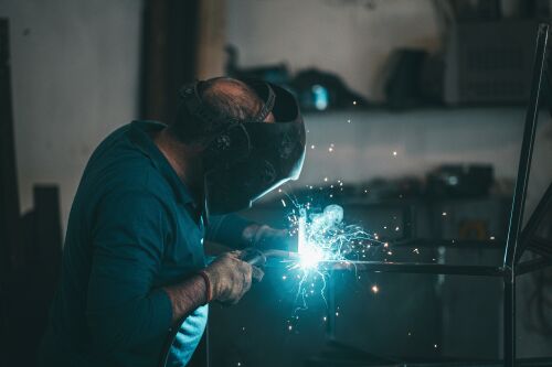 Ajutor de stat de peste 1 mld euro pentru investitii in industria prelucratoare