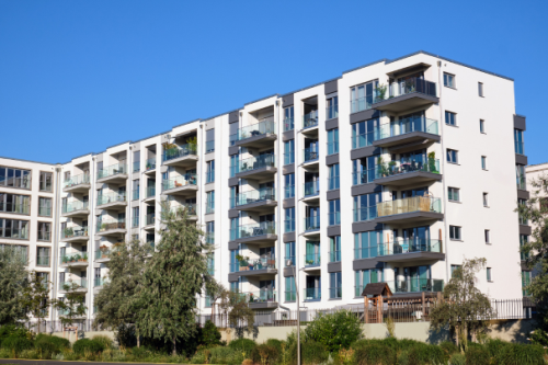 Aprilie a adus o scadere a activitatii pe piata imobiliara