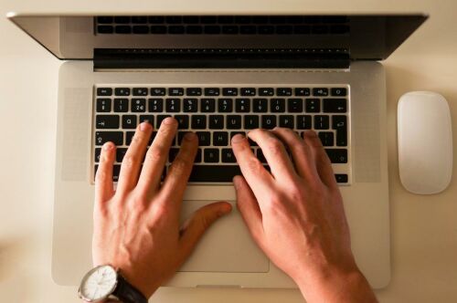Amendamentul pentru simplificarea RO e-Factura, adoptat in Camera Deputatilor