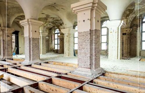 Constructii Erbasu continua lucrarile la Castelul Huniade din Timisoara