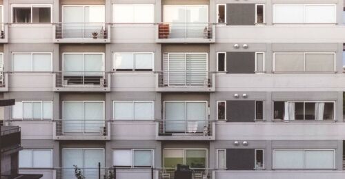 Locuinte accesibile: Parlamentul European a adoptat solutii pentru criza locuintelor