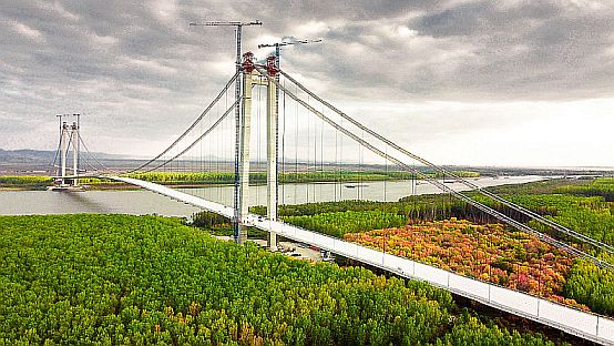 Podul de la Braila se taseaza desi a fost proiectat corect