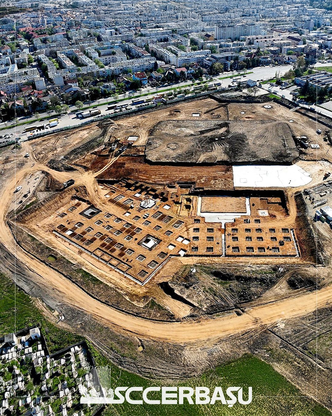 Constructii Erbasu continua construirea stadionului “Nicolae Dobrin”