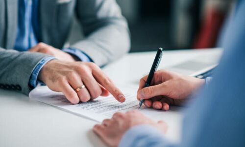 Ajustarea preturilor contractelor: Abia in iulie – august ar putea constructorii sa isi recupereze banii