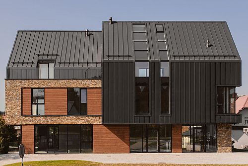 Confort termic vara și iarna – Cum contribuie ușile din aluminiu la menținerea temperaturii optime?